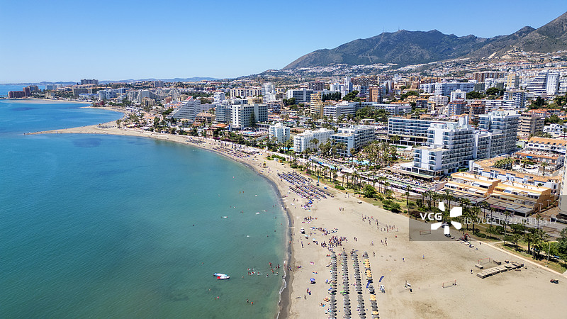 西班牙安达卢西亚贝纳尔马德纳海滩的鸟瞰图图片素材