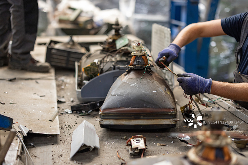 电子垃圾回收行业的亲身实践图片素材