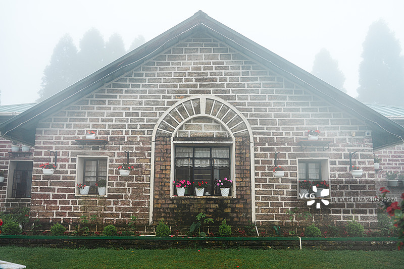印度梅加拉亚邦切拉普吉咖啡馆（Cafe Cherrapunji）建筑正面图图片素材
