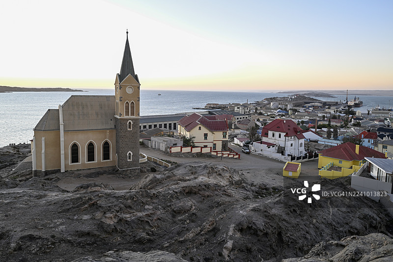 1912年的岩石教堂景观，蓝色时刻，吕德里茨，卡拉斯地区，纳米比亚图片素材