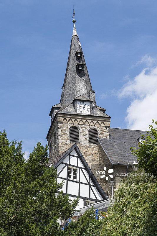 德国北莱茵-威斯特法伦州埃森鲁尔地区凯特维希老城市场广场上的教堂图片素材