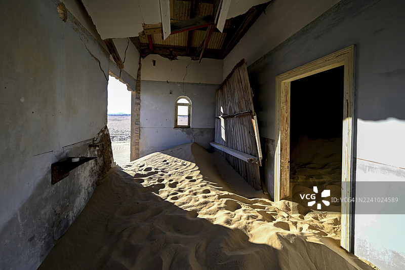 曾经的住宅房屋内的沙山,室内摄影,博尔曼斯科普,吕德里茨附近钻石禁区,纳米比亚卡拉斯区图片素材