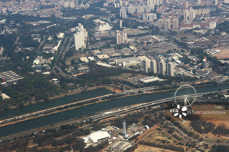 巴西圣保罗州瓜鲁柳斯市的鸟瞰图图片素材