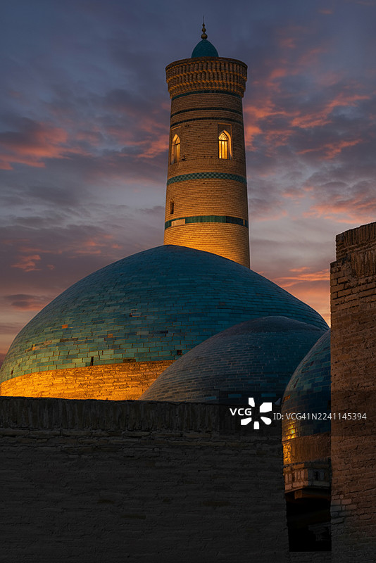 希瓦朱马清真寺宣礼塔的暮色图片素材