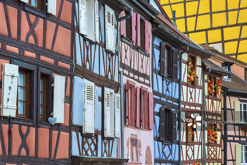 科尔马小威尼斯区的半木结构房屋图片素材