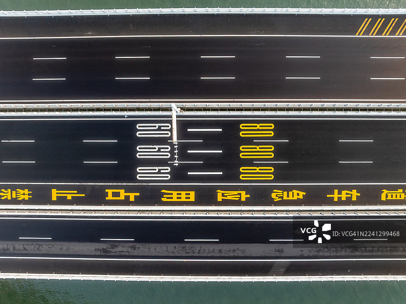 无人机航拍青岛胶州湾大桥图片素材