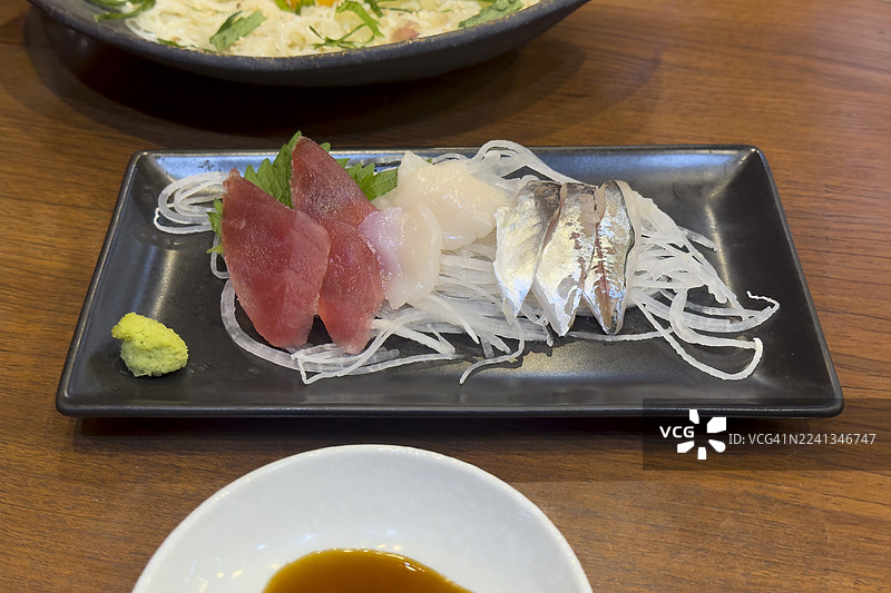 什锦刺身配无汤素面图片素材