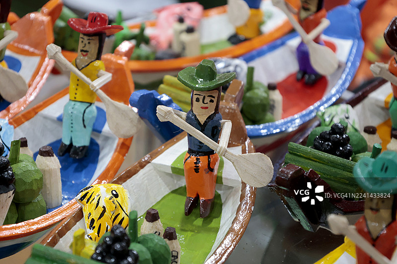 巴西传统手工彩色玩具图片素材