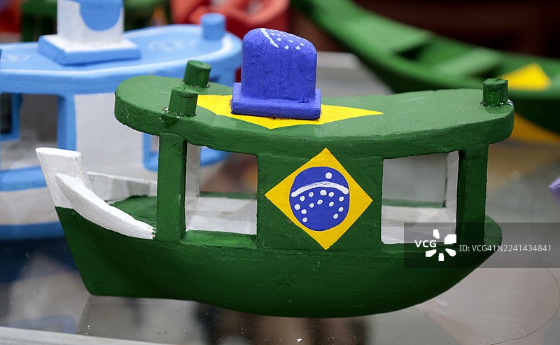 巴西传统手工彩色玩具图片素材