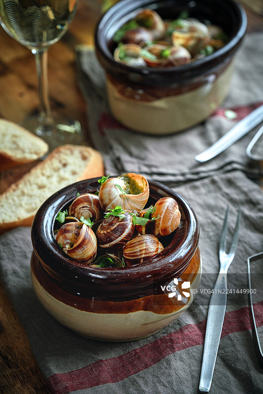香草黄油焗法式蜗牛图片素材