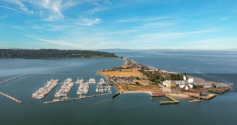 空中俯瞰塞米亚穆半岛和塞米亚穆度假村，位于华盛顿州西北部。图片素材