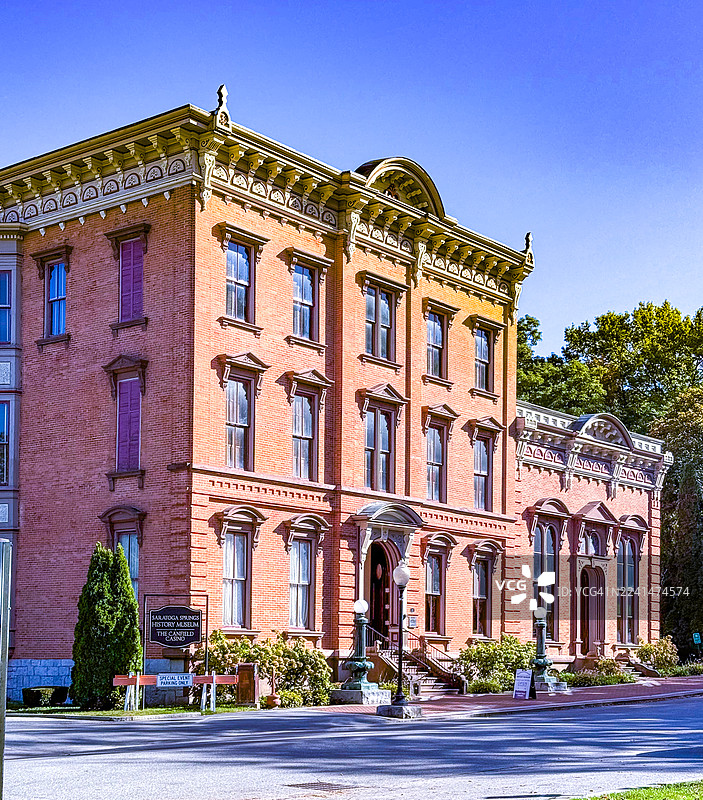 萨拉托加温泉历史博物馆和康菲尔德赌场位于萨拉托加温泉的国会公园内图片素材