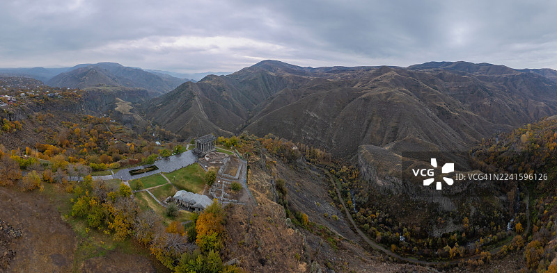 位于亚美尼亚加尔尼的古希腊罗马式加尔尼神庙，雄伟地矗立在壮丽的峡谷之上，是前基督教时期历史的独特而珍贵的证明。图片素材