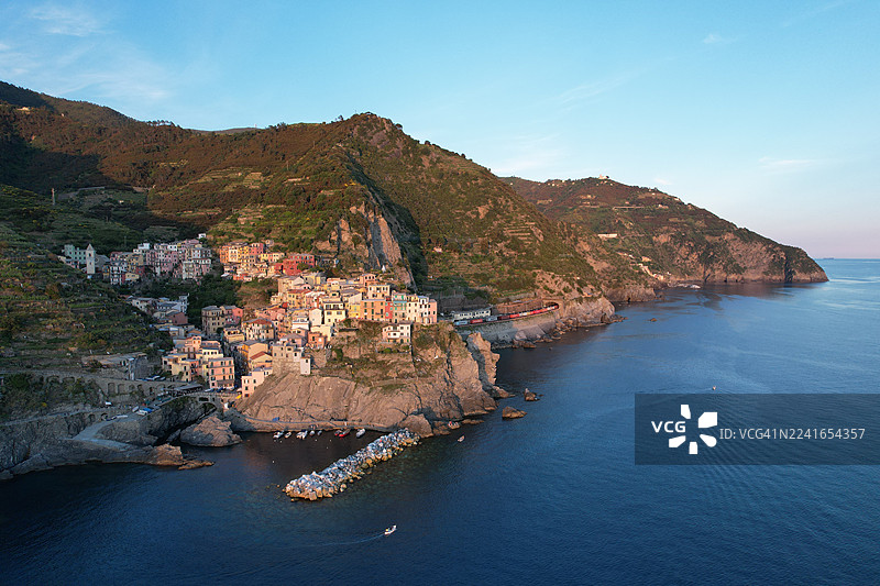 意大利利古里亚大区五渔村国家公园，拉斯佩齐亚省马纳罗拉村图片素材