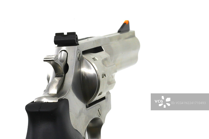 左轮手枪，从枪管处瞄准图片素材