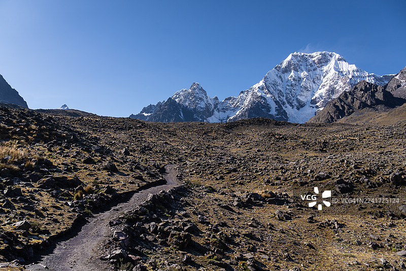 前往秘鲁奥桑加特山的徒步之旅图片素材