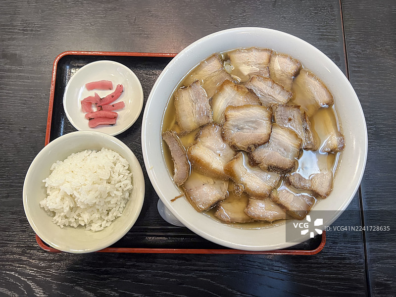 横滨的喜多方万代叉烧拉面套餐图片素材