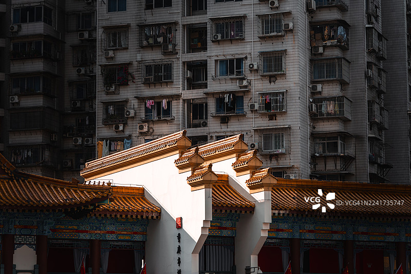 中国历史屋顶雕塑和瓦片艺术图片素材