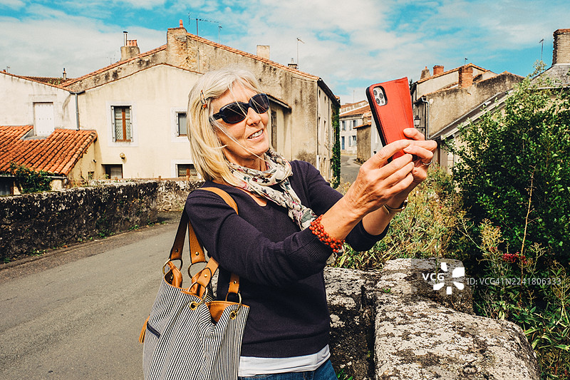 法国新阿基坦大区帕尔特奈老城图片素材