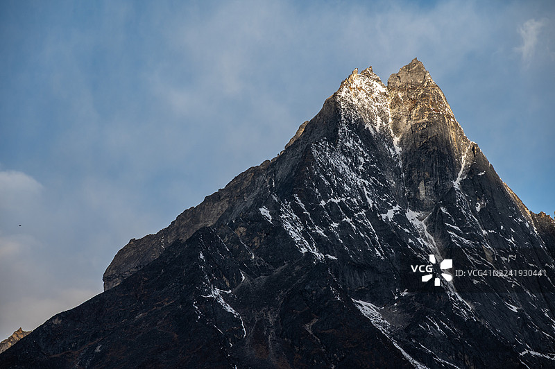 尼泊尔昆布地区圣山孔布拉山的美丽景色。图片素材