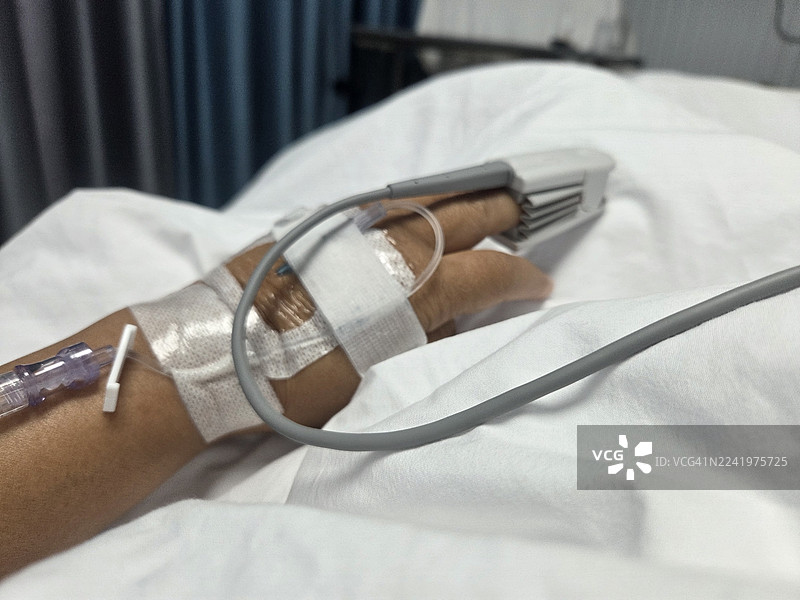 生理盐水血氧仪图片素材