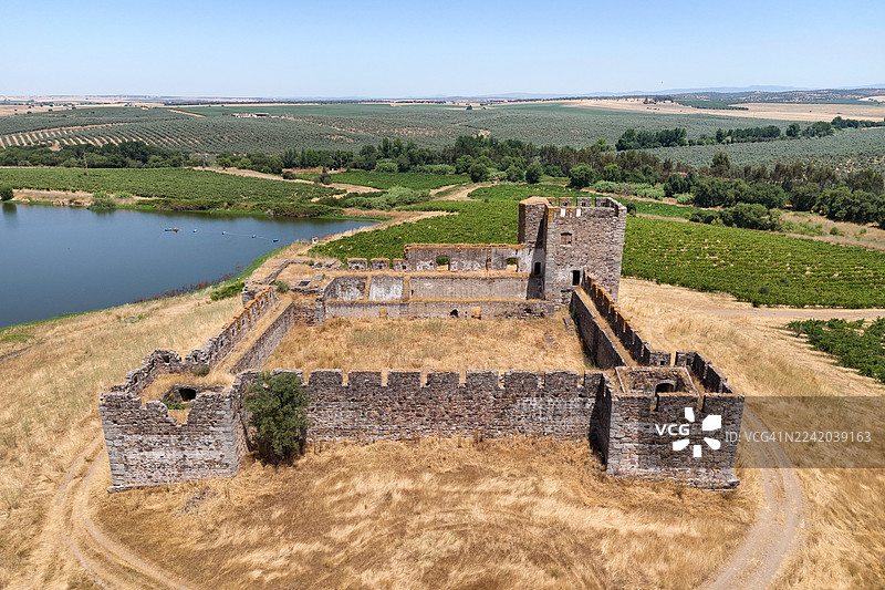 中世纪瓦隆戈城堡遗址，国家纪念碑图片素材