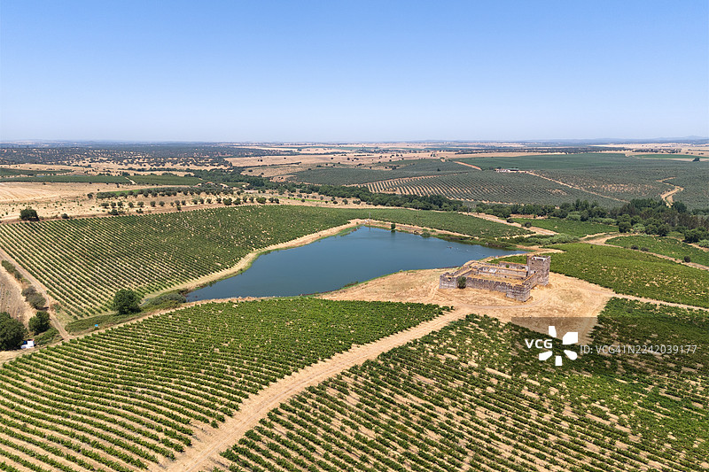 瓦隆戈城堡的废墟，国家纪念碑图片素材