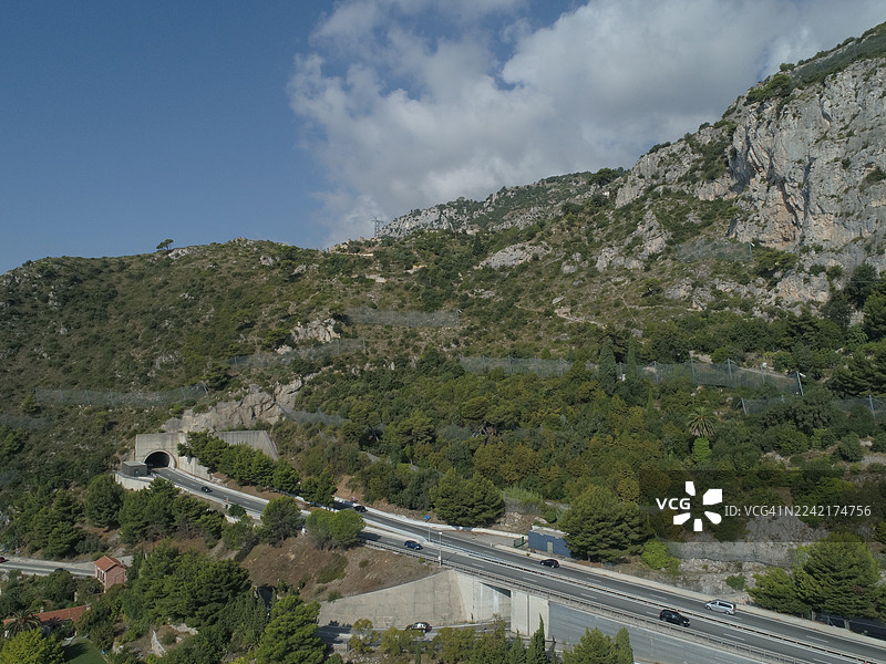 法国滨海阿尔卑斯省，联合国教科文组织世界遗产地，罗克布吕讷-卡普马丹村图片素材