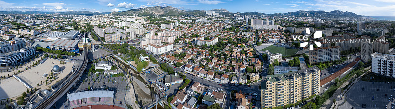 法国马赛市第八区和第九区，靠近韦洛德罗姆球场图片素材