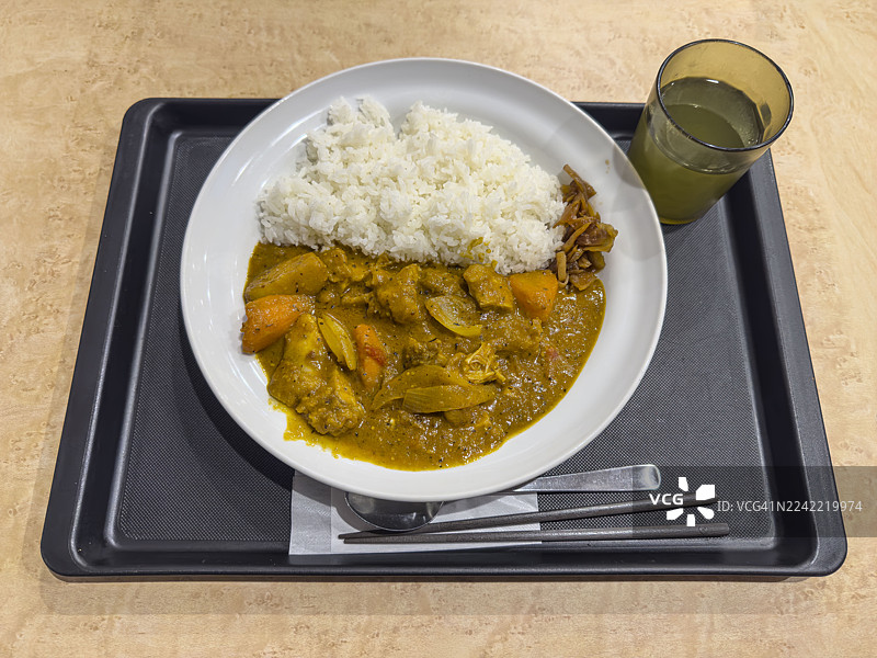 喀拉拉鸡肉咖喱配米饭套餐图片素材
