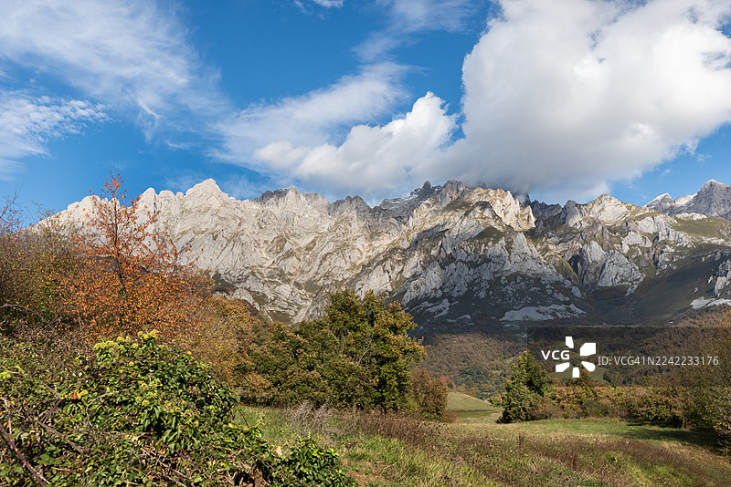 西班牙的皮科斯·德·埃鲁帕山脉图片素材