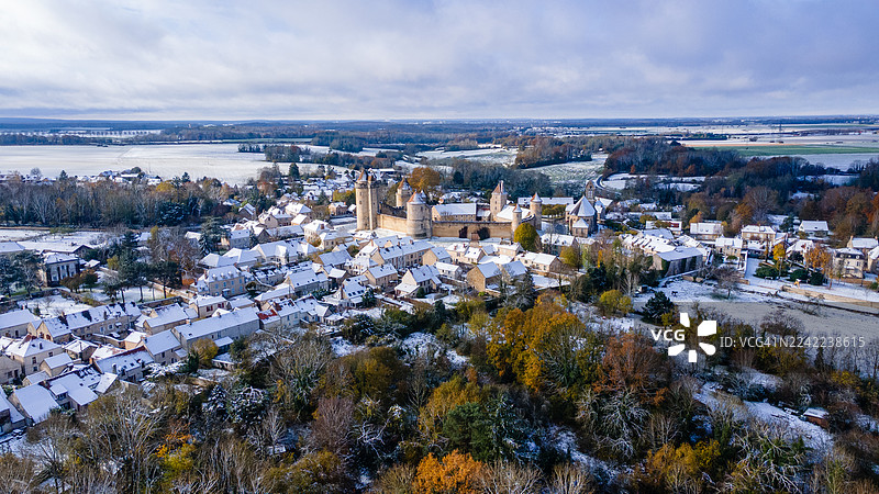 Blandy-Les-Tours 在雪中图片素材