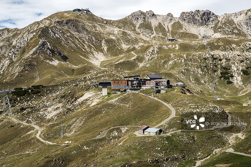 内贝尔霍恩缆车,霍夫茨布里克站,埃德蒙·普洛布斯特小屋,后方内贝尔霍恩山,奥伯斯特多夫,上阿高,阿高,巴伐利亚,德国图片素材