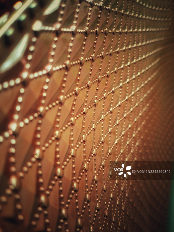 抽象全景镜头，展示了照亮的灯光，营造出富有纹理和图案的背景图片素材