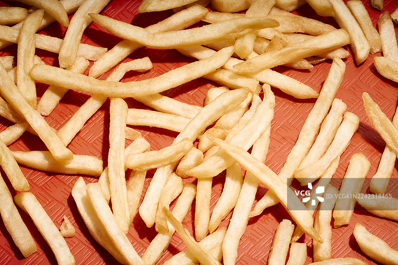 红盘子里的炸薯条图片素材