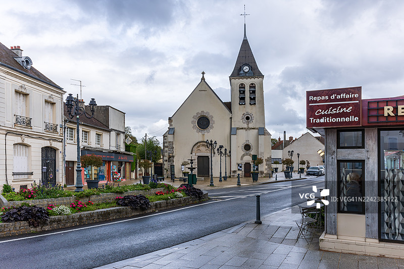 奥佐瓦拉费里耶尔圣皮埃尔教堂图片素材