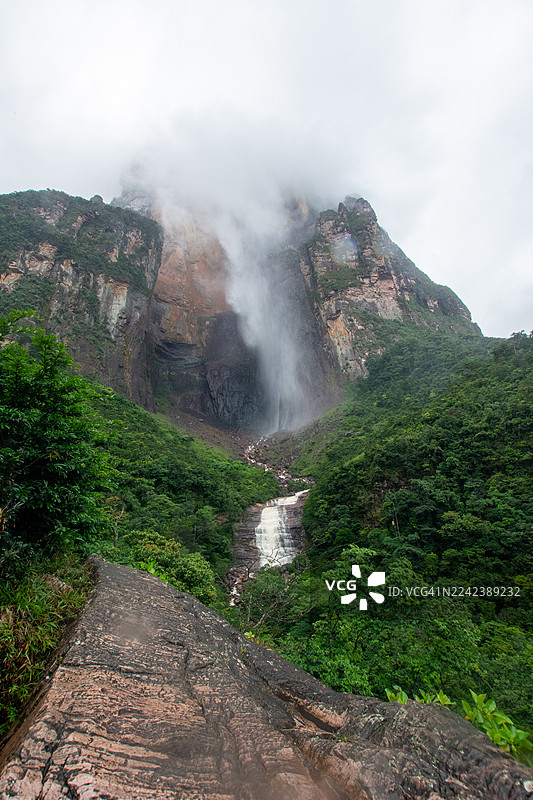 卡奈马之心：乘库里阿拉船航行于卡劳河，穿越稀树草原，徒步雨林，抵达雄伟的特普伊山。图片素材