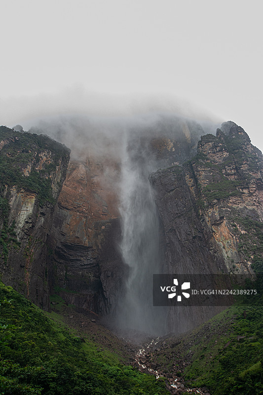 卡奈玛之心:乘库里亚拉船穿越卡劳河,在稀树草原中穿行,徒步雨林抵达雄伟的台普伊山。图片素材
