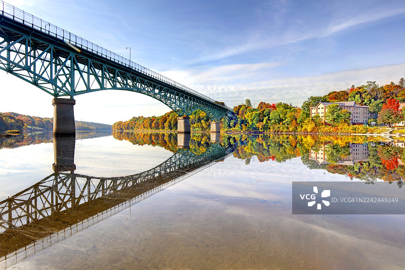 缅因州奥古斯塔的秋天图片素材