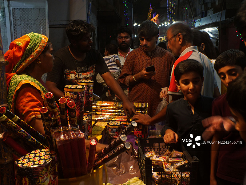 巴基斯坦印度教社区在庆祝排灯节图片素材
