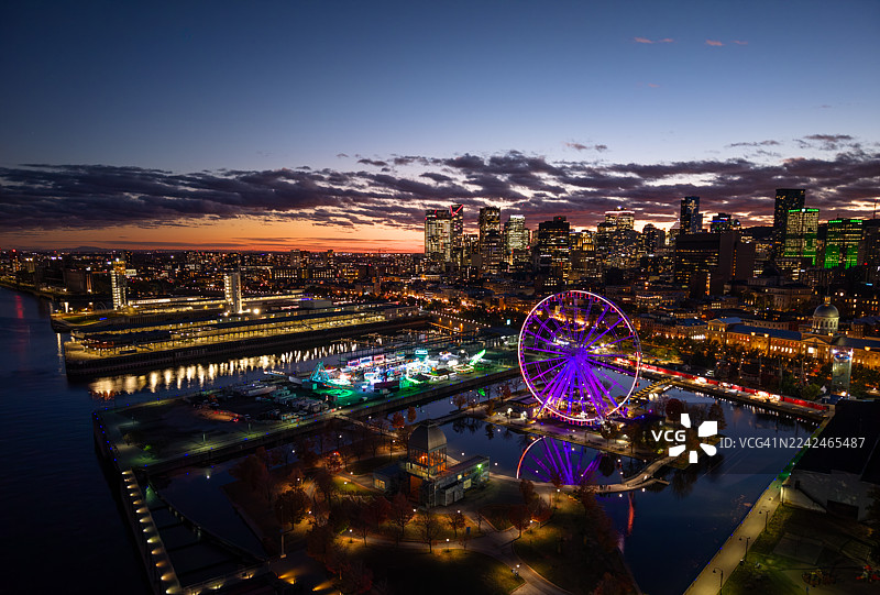 加拿大魁北克省蒙特利尔市秋季日落时的城市景观鸟瞰图图片素材