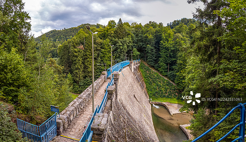 砖石砌成的水坝图片素材