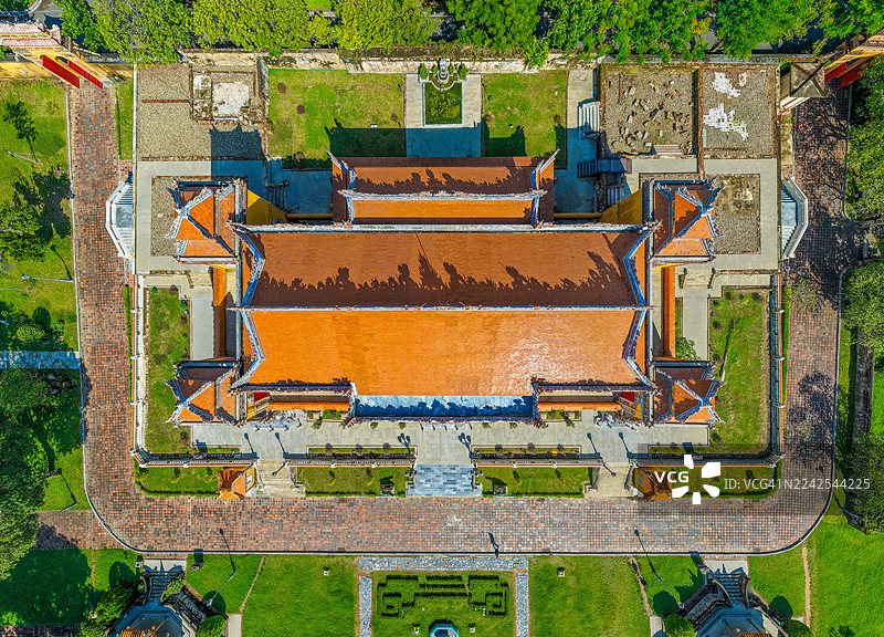 越南顺化市顺化皇城午门及太和殿的鸟瞰图。阮朝的皇宫。图片素材