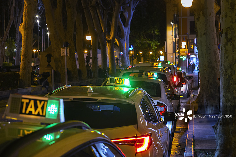 西班牙帕尔马马略卡岛的出租车停靠点。图片素材