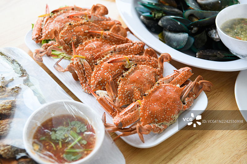 餐厅餐桌上俯视的海鲜视角图片素材