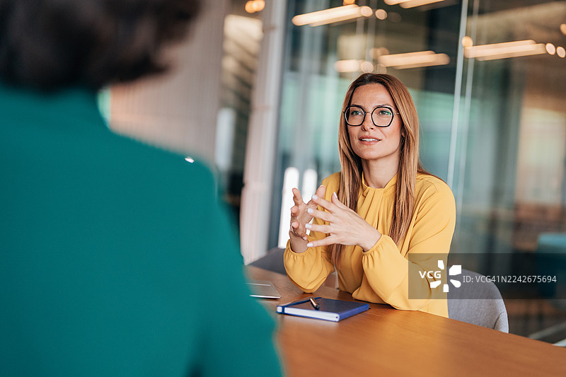 为新协议举行的商务会议图片素材