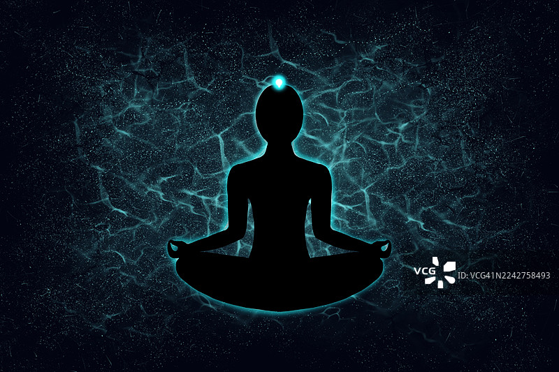 身着深邃正念专注的冥想者剪影，笼罩在霓虹蓝光环之下图片素材