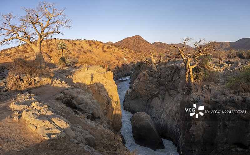 埃帕帕瀑布，纳米比亚考科维尔德埃帕帕瀑布的日落图片素材