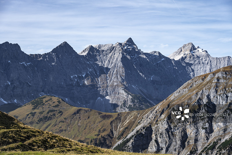 德赖岑斯皮策峰和拉利德勒壁，令人印象深刻的岩石构造，位于山区，东卡文德尔，蒂罗尔，奥地利图片素材
