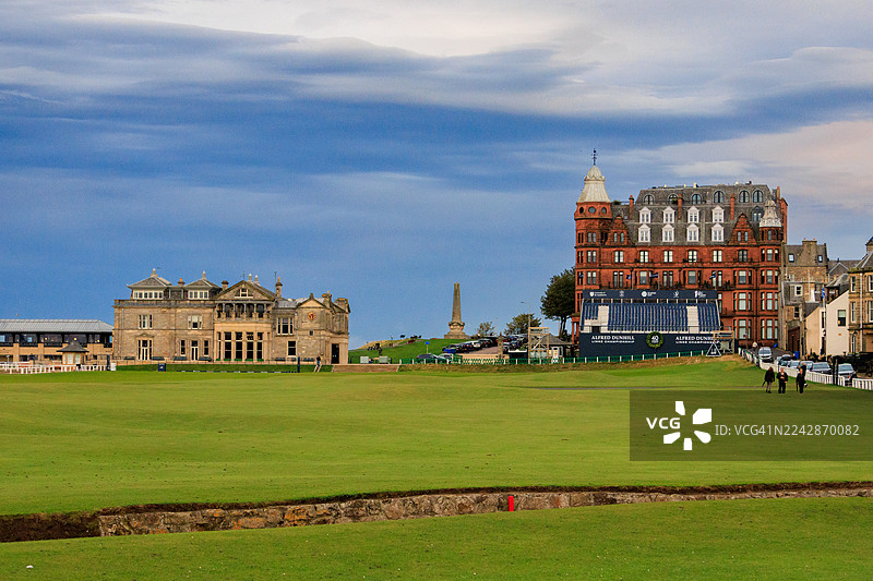 圣安德鲁斯老球场的斯维尔坎溪流图片素材